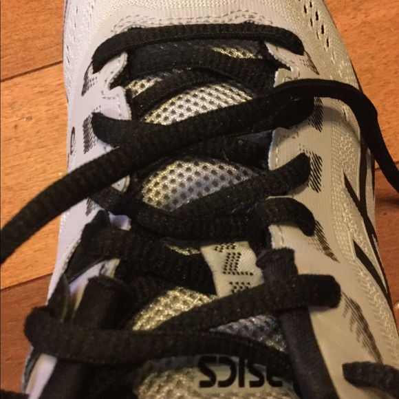 ASICS brand new shoes - Picture 5 of 6